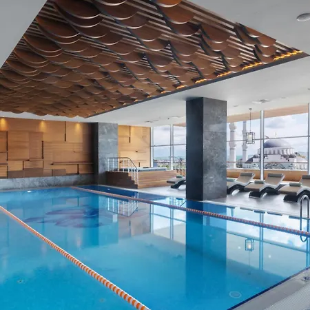 Wyndham Grand Levent & Conference Center Hotel