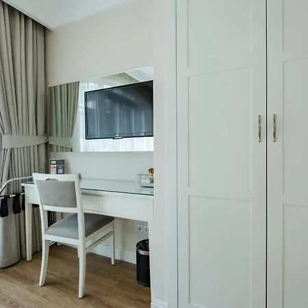 Hotel (adults Only)