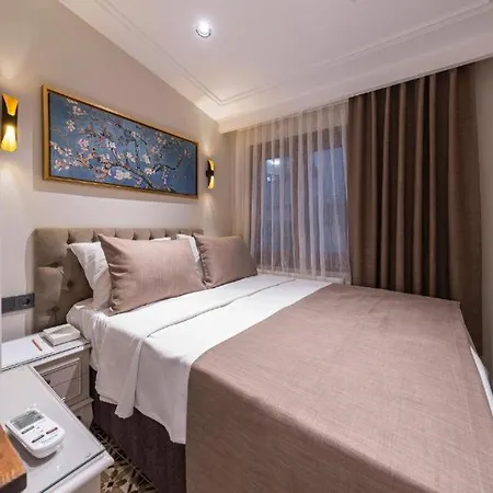 Hotel Pera Luna Premium