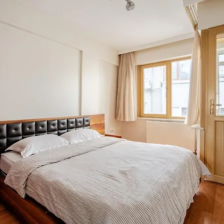Apartment Renewed 2br Bosphorus View Istanbul
