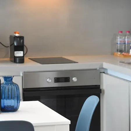 13th Floor Brand New Cozy 2br With Balcony Apartment *