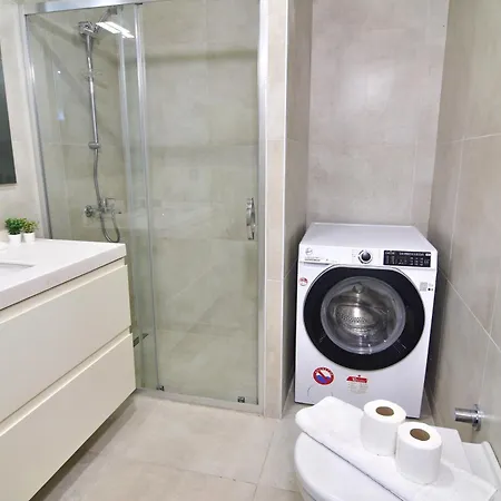 13th Floor Brand New Cozy 2br With Balcony *