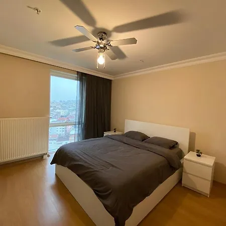 Minimum 100 Nights Welcome To Our Large Duplex Penthouse Comfy Amenities Nearby! *