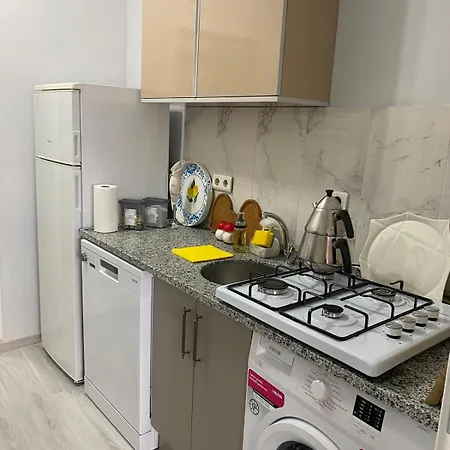 1min To Tram Stop With Elevator, Modern,spacious Stambuł
