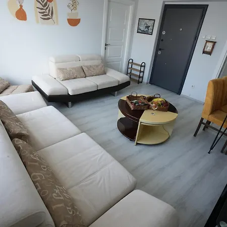 Apartament 1min To Tram Stop With Elevator, Modern,spacious *