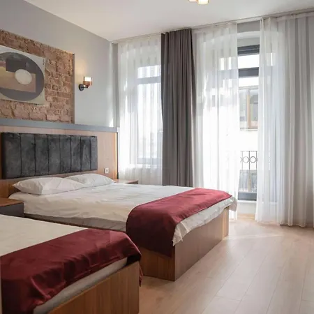 House With Balcony In Galata 2 Daire *