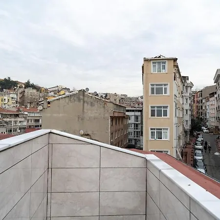 Luxury 1br Duplex With Terrace & Office In Tomtom Istanbul