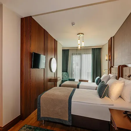 Hotel Triton 4*