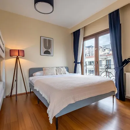 Bosphorus View - Location - 3 Bedrooms - 2 Bathrooms Apartment *