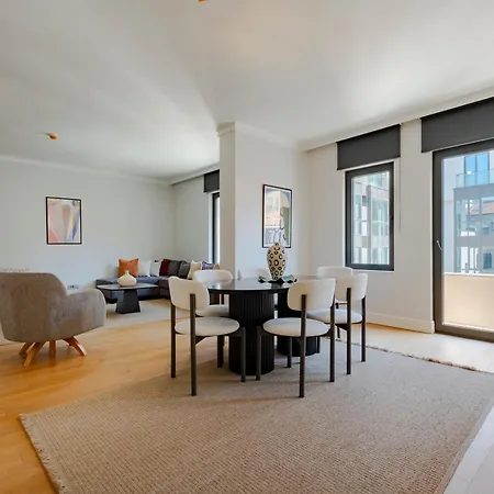 New Spacious Duplex - 3 Bedrooms And 2 Bathrooms - Elevator - New Building Isztambul