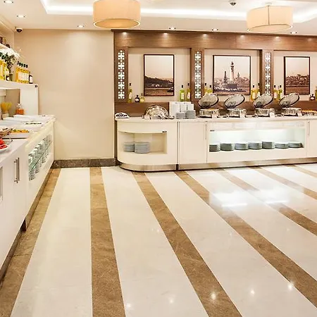 加拉塔桥港尼迪亚酒店