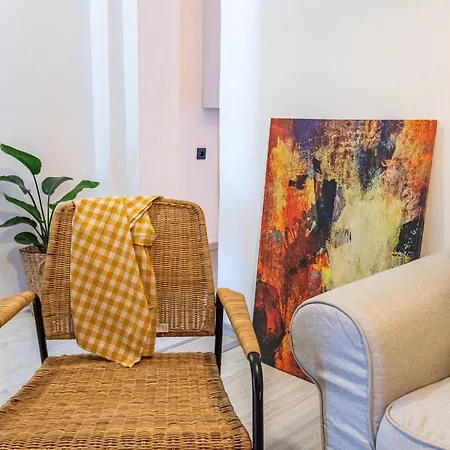 3-Story Private House 3 Bedrooms, 3 Bathrooms, Terrace, Sauna, Bar