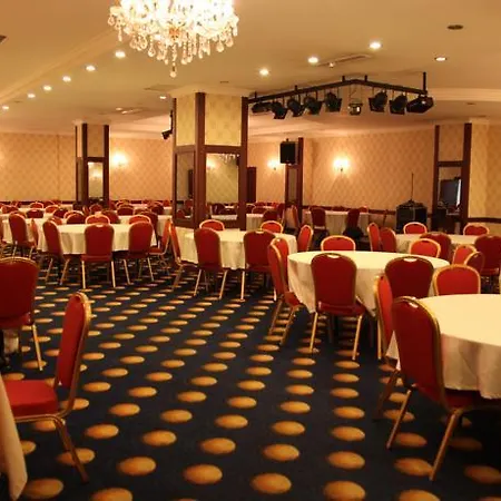 9 On 4* Istanbul