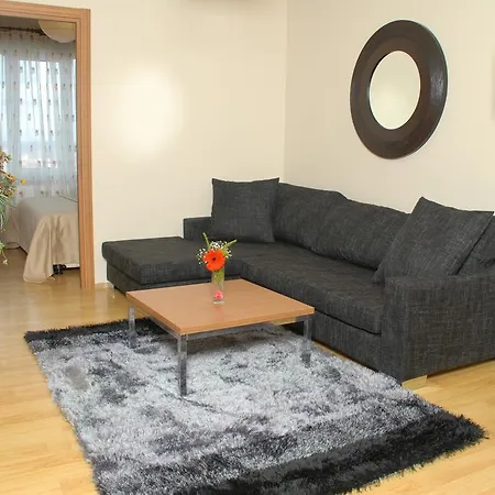 Aparthotel Airport 3*