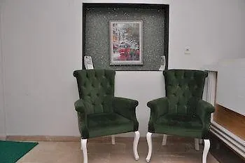 Monarch Hotel 3*
