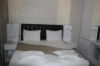 Hotel Monarch