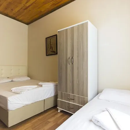 Herton Hotel *