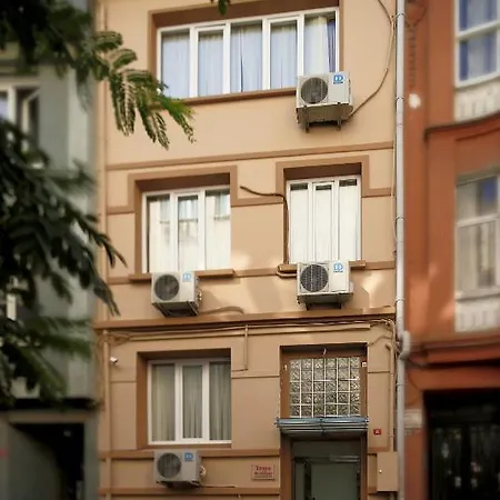 Aparthotel Ates Clco House 3*
