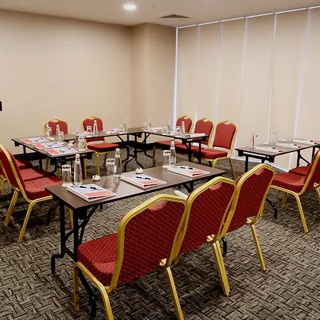 伊斯坦布尔希什利温德姆华美达套房酒店 酒店