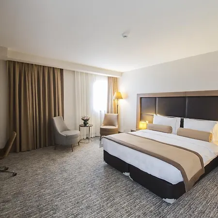 فندق Inside Sisli 4*