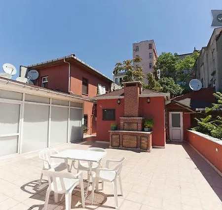 Red House Apartment *
