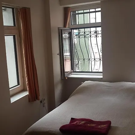 Red House Apartment *