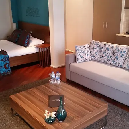 Aparthotel Pera 3*