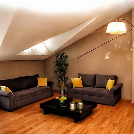 Akin Aparthotel 3*