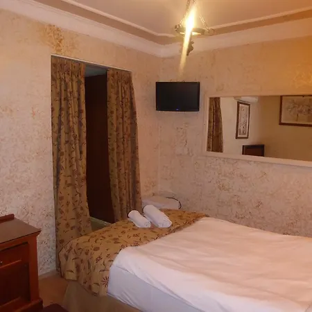 Port Hotel