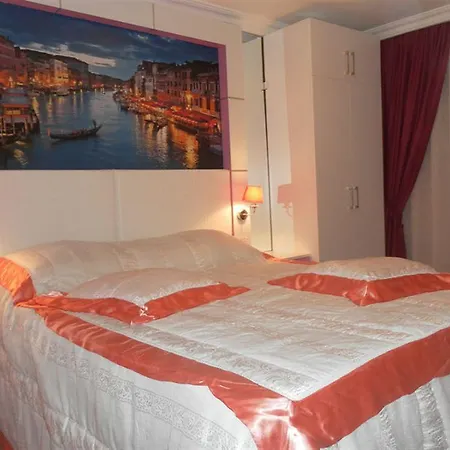 La White Hotel 2*