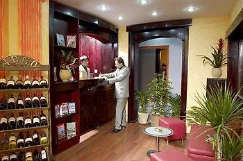 Adora Cafe & Restaurant Ξενοδοχείο