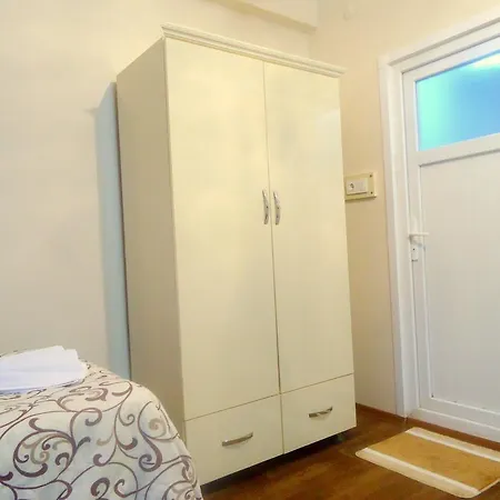 Sur 1 Hotel 2*