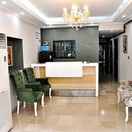 Hotel Monarch