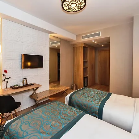 Aybar & Hotel 4*