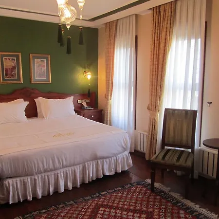 Garden House - Special Class Hotel