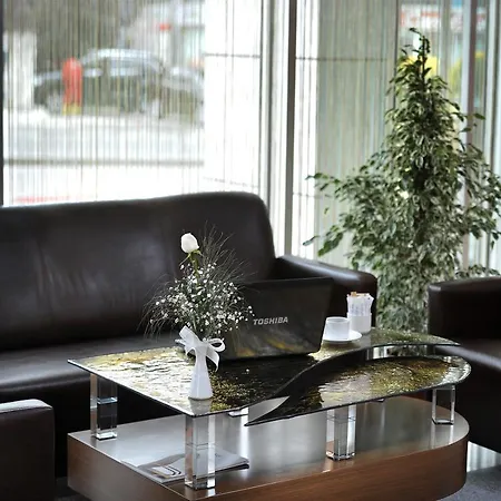 Rhiss Bostanci Istanbul
