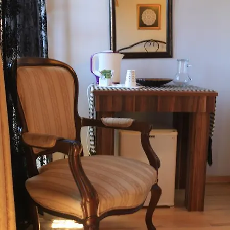 Hotel Tom Square Boutique 2*