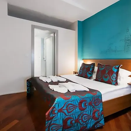 Pera Aparthotel