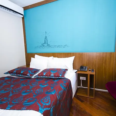 Pera Aparthotel 3*