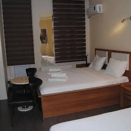 Hotel City Plus Butik 3*