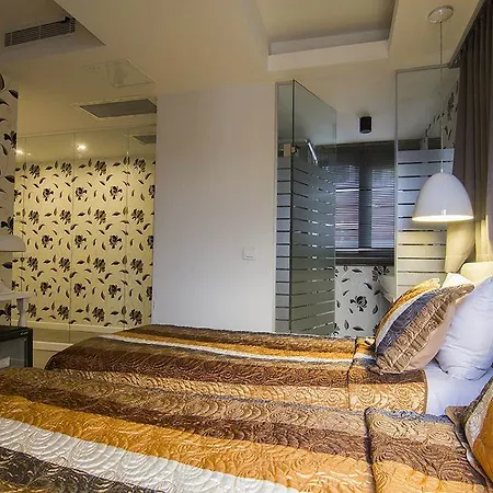 Hotel My &