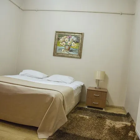 Airport Aparthotel 3*