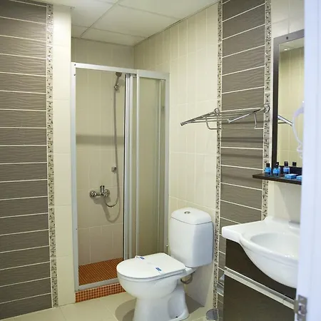 Airport Aparthotel 3*