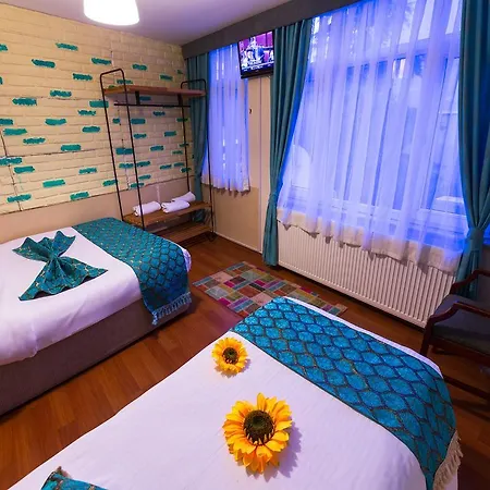 Aparthotel A'la House 3*