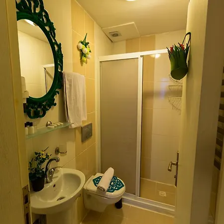 A'la House Aparthotel 3*