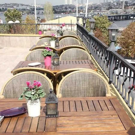 Galata Bridge Apartment