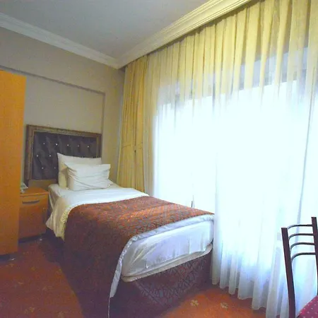 Palace Point Hotel