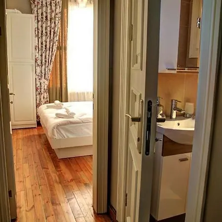 Omer Hayyam Suites Aparthotel Istanbul