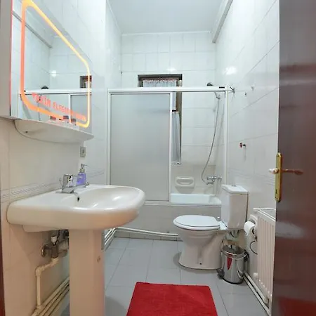 Penthouse Hotel *