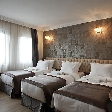 Pera Line Hotel 2*